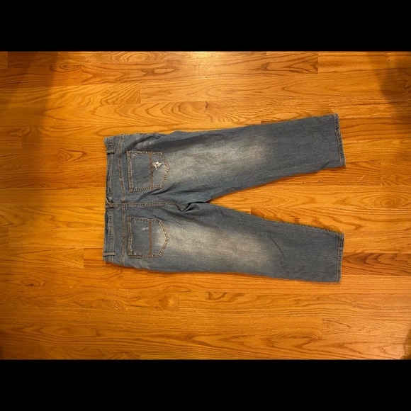 Pure Energy Distressed Capris size 20 - Picture 3 of 3